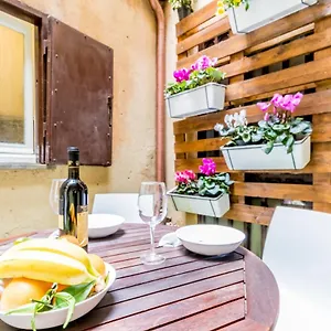 Trevi Fountain Garden Apartment Rome