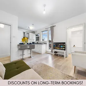 Powdermill Apartment Hanworth (Berkshire)